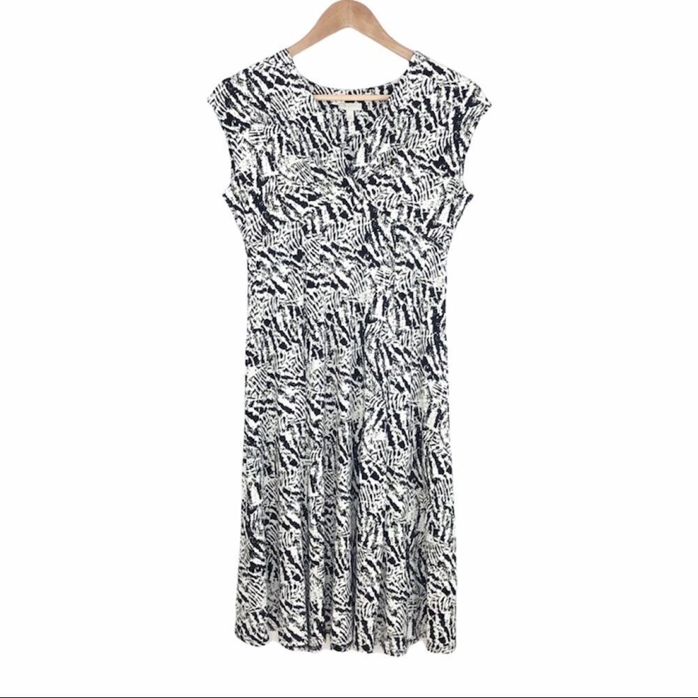 Talbots White Black Sleeveless Surplice V-Neck Pleated Fit & Flare Dress Size SP